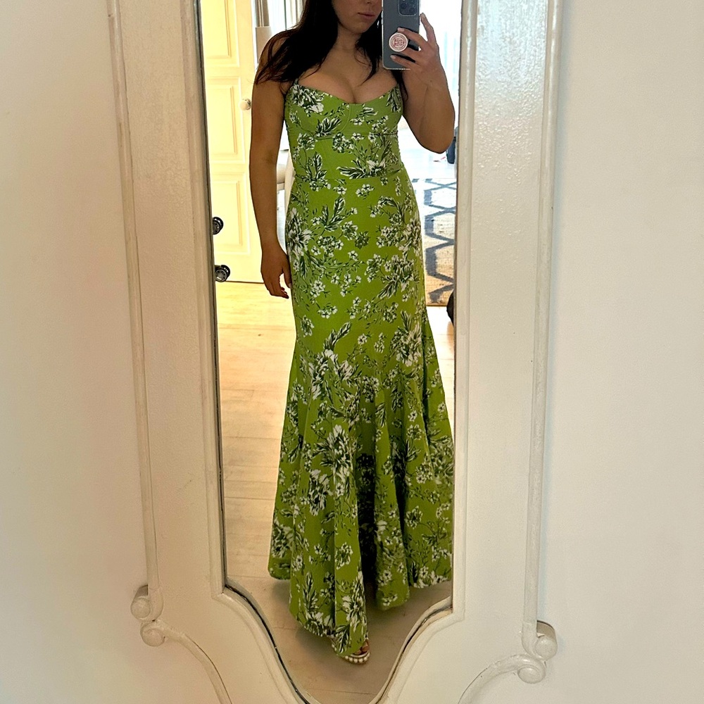 isla and white green linen dress